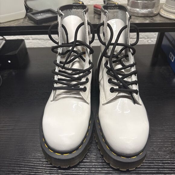 Dr Martens Docs 1460 8-eyelet Soft Smooth White Leather  Dr. Martens 1460 White Patent Leather Boots Women’s US 8 EU 39 Lace Up AirWair